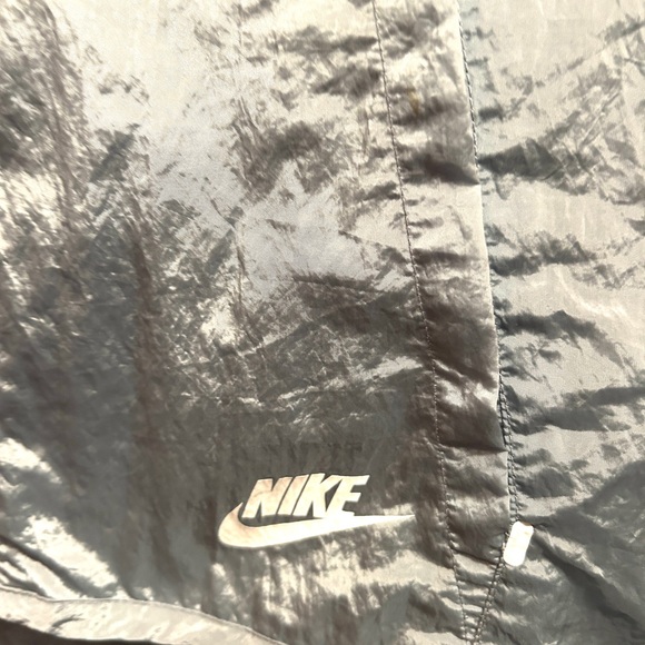 Nike Ladies Windbreaker Grey - Picture 10 of 10
